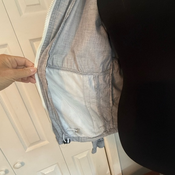 Vintage Oakley Gray Utility Jacket with Hood and Relaxed Fit size S - Picture 9 of 13